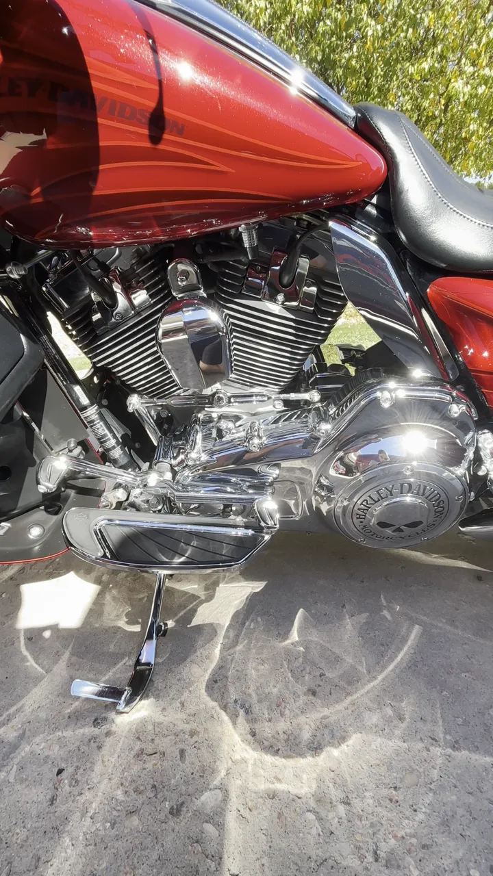 Red bagger engine and chrome after a full detail and ceramic coating