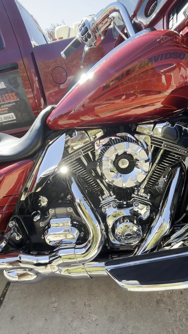 Red bagger fuel tank and engine after full detail and ceramic coating